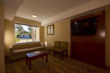 هتل Best Western The Inn & Suites Pacific Grove