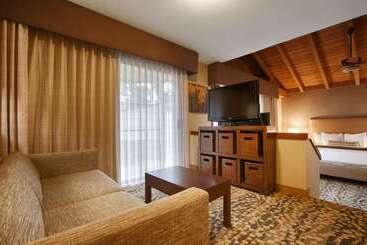 هتل Best Western The Inn & Suites Pacific Grove
