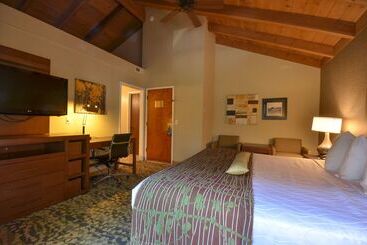 هتل Best Western The Inn & Suites Pacific Grove