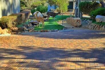 هتل Best Western The Inn & Suites Pacific Grove