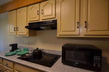 هتل Best Western The Inn & Suites Pacific Grove