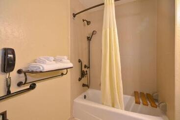 هتل Best Western The Inn & Suites Pacific Grove