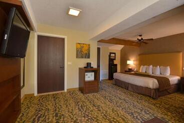 هتل Best Western The Inn & Suites Pacific Grove