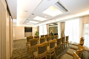 هتل Bishop Lei International House