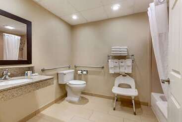 هتل Comfort Inn Auburn Worcester