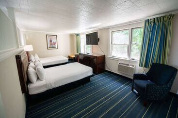 هتل Days Inn By Wyndham Bar Harbor