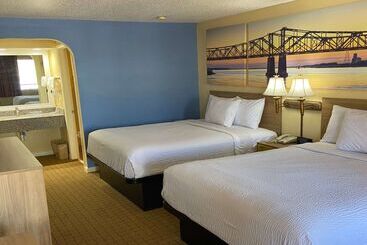 هتل Days Inn By Wyndham Clinton