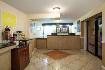 هتل Days Inn By Wyndham Daytona Beach Speedway
