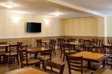هتل Days Inn By Wyndham Daytona Beach Speedway