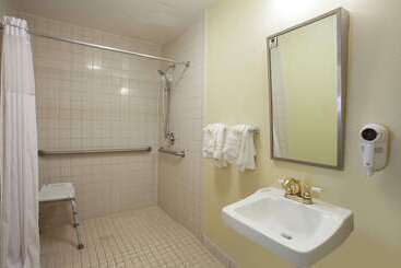 هتل Days Inn By Wyndham Daytona Beach Speedway