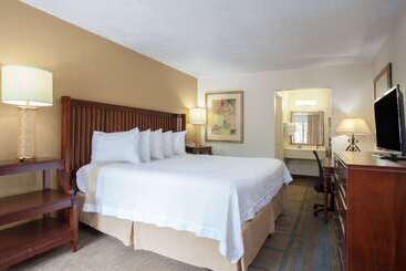 هتل Days Inn By Wyndham Daytona Beach Speedway