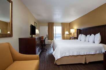هتل Days Inn By Wyndham Daytona Beach Speedway