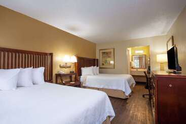 هتل Days Inn By Wyndham Daytona Beach Speedway