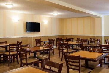 هتل Days Inn By Wyndham Daytona Beach Speedway