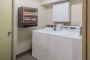 هتل Days Inn By Wyndham Great Falls