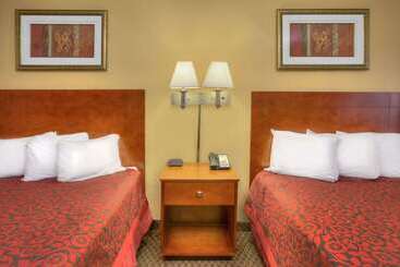 هتل Days Inn By Wyndham Gulfport