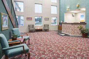 هتل Days Inn By Wyndham Harrison
