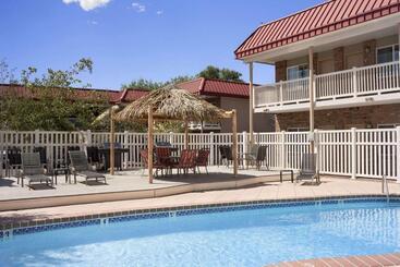 هتل Days Inn By Wyndham Montrose