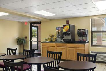 Hotel Days Inn By Wyndham Park City Kansas