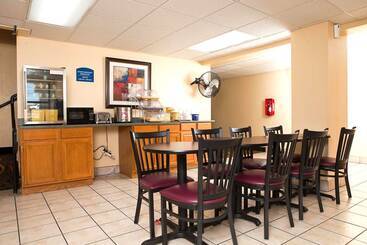 Hotel Days Inn By Wyndham Park City Kansas