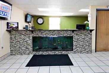 Hotel Days Inn By Wyndham Park City Kansas