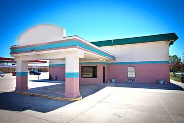 Hotel Days Inn By Wyndham Park City Kansas