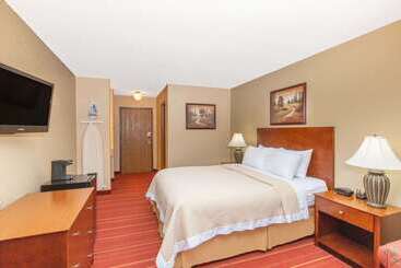 هتل Days Inn By Wyndham Salina I70