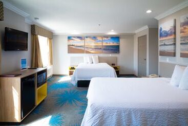 هتل Days Inn By Wyndham Santa Monica
