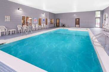 هتل Days Inn By Wyndham Sault Ste Marie Mi