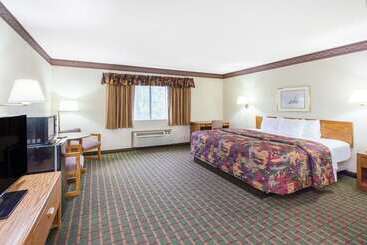 هتل Days Inn By Wyndham Sault Ste Marie Mi