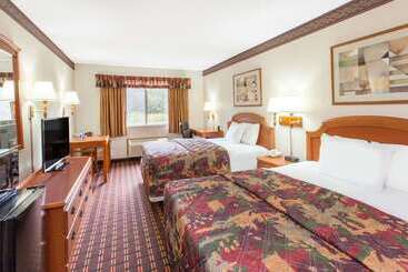 هتل Days Inn By Wyndham Sault Ste Marie Mi
