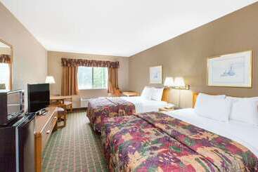 هتل Days Inn By Wyndham Sault Ste Marie Mi