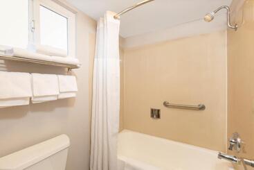 هتل Days Inn By Wyndham Ukiah
