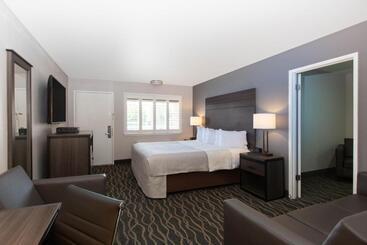 هتل Days Inn By Wyndham Ukiah