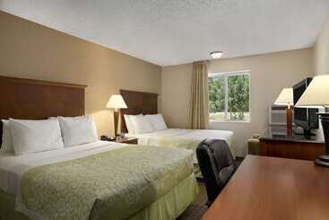 هتل Days Inn & Suites By Wyndham Gunnison
