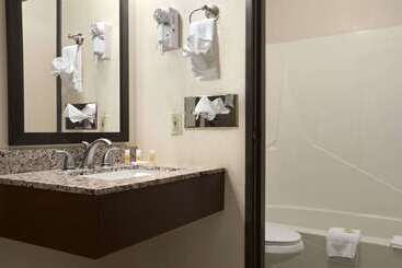 هتل Days Inn & Suites By Wyndham Gunnison