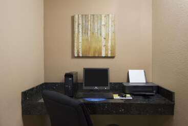 هتل Days Inn & Suites By Wyndham Gunnison