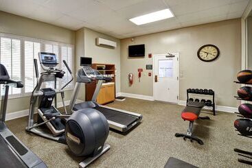 هتل Embassy Suites By Hilton Charleston Historic District
