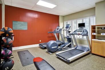 هتل Embassy Suites By Hilton Charleston Historic District