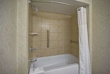 هتل Embassy Suites By Hilton Charleston Historic District