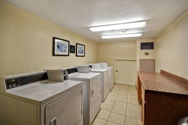 هتل Embassy Suites By Hilton Charleston Historic District