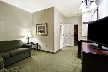 هتل Embassy Suites By Hilton Charleston Historic District