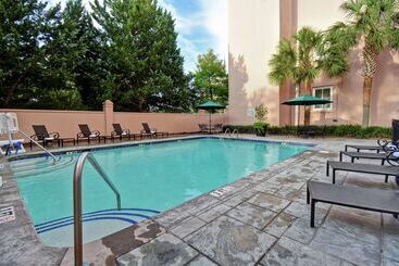 هتل Embassy Suites By Hilton Charleston Historic District