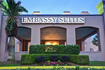 هتل Embassy Suites By Hilton Charleston Historic District