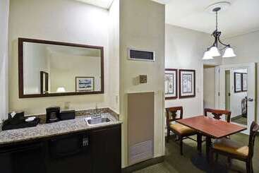 هتل Embassy Suites By Hilton Charleston Historic District