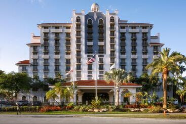 هتل Embassy Suites By Hilton Fort Lauderdale 17th Street