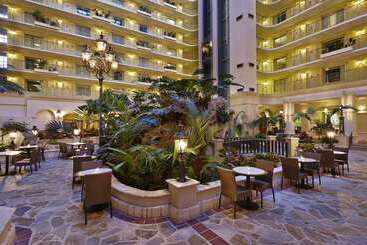 هتل Embassy Suites By Hilton Fort Lauderdale 17th Street