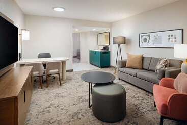 هتل Embassy Suites By Hilton Memphis East Germantown Area