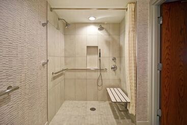 هتل Embassy Suites By Hilton Omaha Downtown Old Market