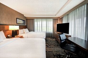 هتل Embassy Suites By Hilton Omaha Downtown Old Market